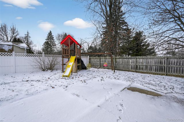 4199 Sheraton Drive, Flint, MI 48532