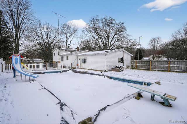 4199 Sheraton Drive, Flint, MI 48532