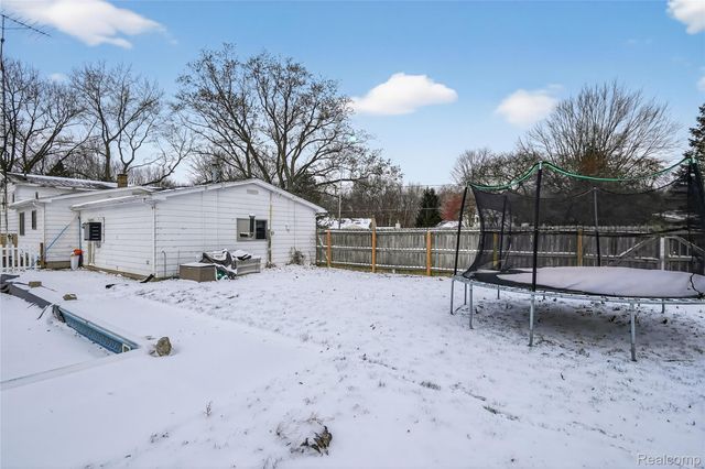 4199 Sheraton Drive, Flint, MI 48532