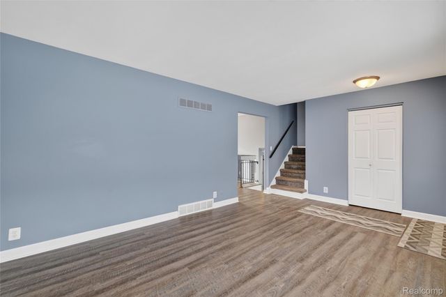 4199 Sheraton Drive, Flint, MI 48532