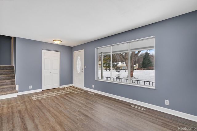 4199 Sheraton Drive, Flint, MI 48532