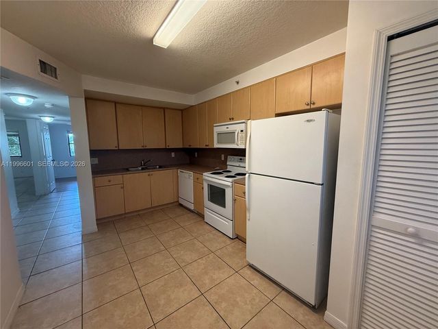 22901 SW 88th Pl 205, Cutler Bay, FL 33190