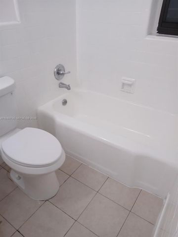 505 NE 82nd St 9, Miami, FL 33138