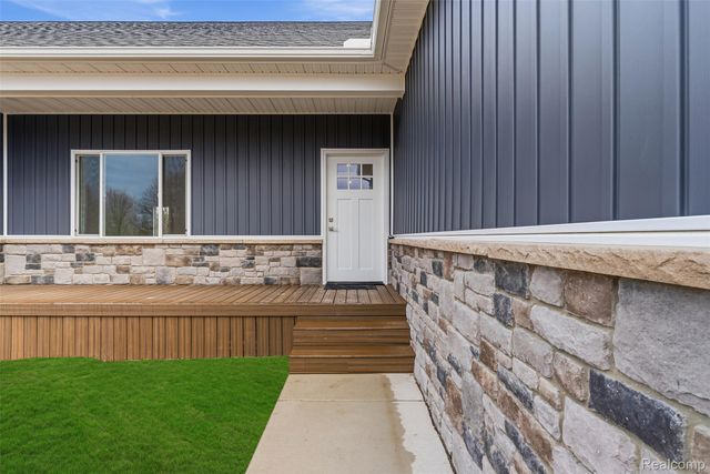 6344 Boulder Drive, Flint Charter Township, MI 48433