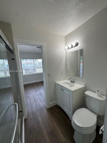 101 W 11th St 2, Riviera Beach, FL 33404