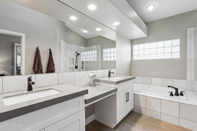 9010 E CEDAR WAXWING Drive, Sun Lakes, AZ 85248