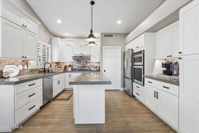 9010 E CEDAR WAXWING Drive, Sun Lakes, AZ 85248