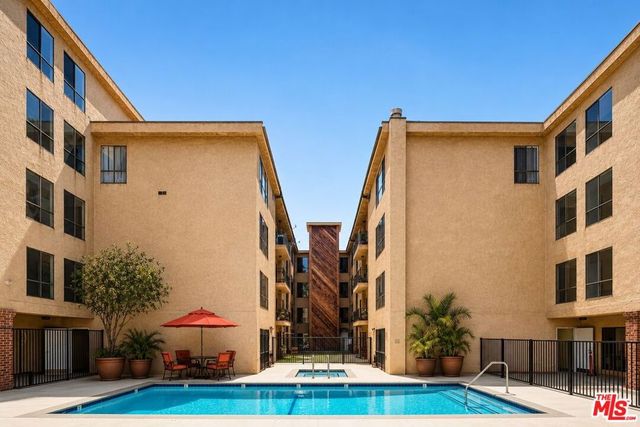 1750 Camino Palmero Street 442, Los Angeles, CA 90046