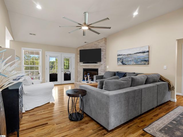 105 Michelle Drive, Chesnee, SC 29323