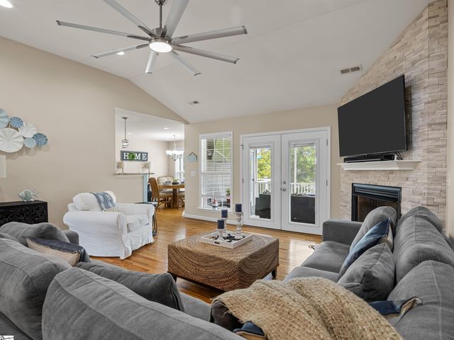 105 Michelle Drive, Chesnee, SC 29323