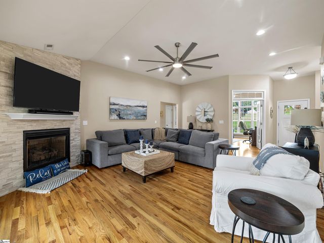 105 Michelle Drive, Chesnee, SC 29323