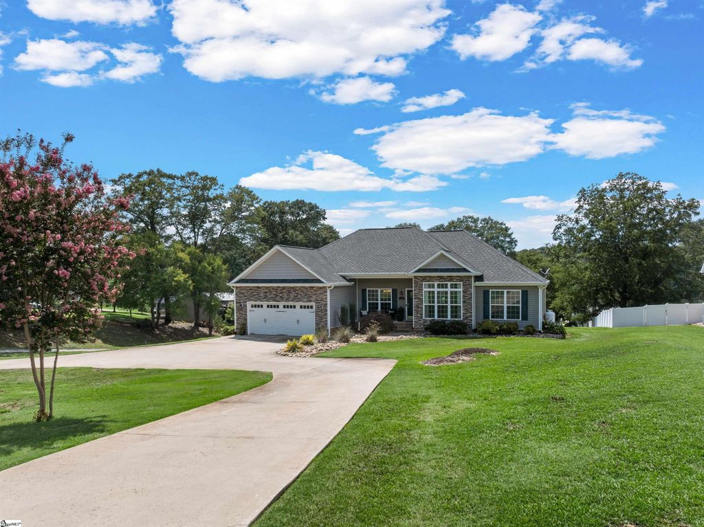 105 Michelle Drive, Chesnee, SC 29323