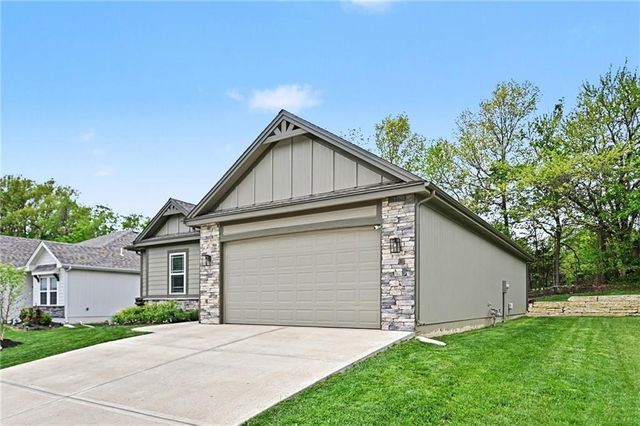208 S MARIMACK Court, Kearney, MO 64060