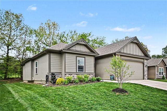 208 S MARIMACK Court, Kearney, MO 64060
