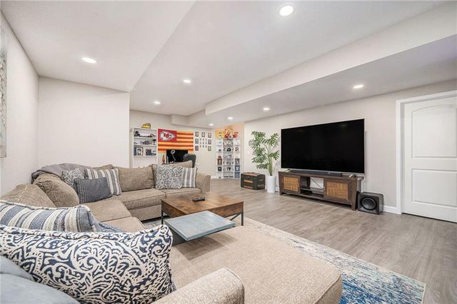 208 S MARIMACK Court, Kearney, MO 64060