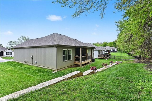 208 S MARIMACK Court, Kearney, MO 64060