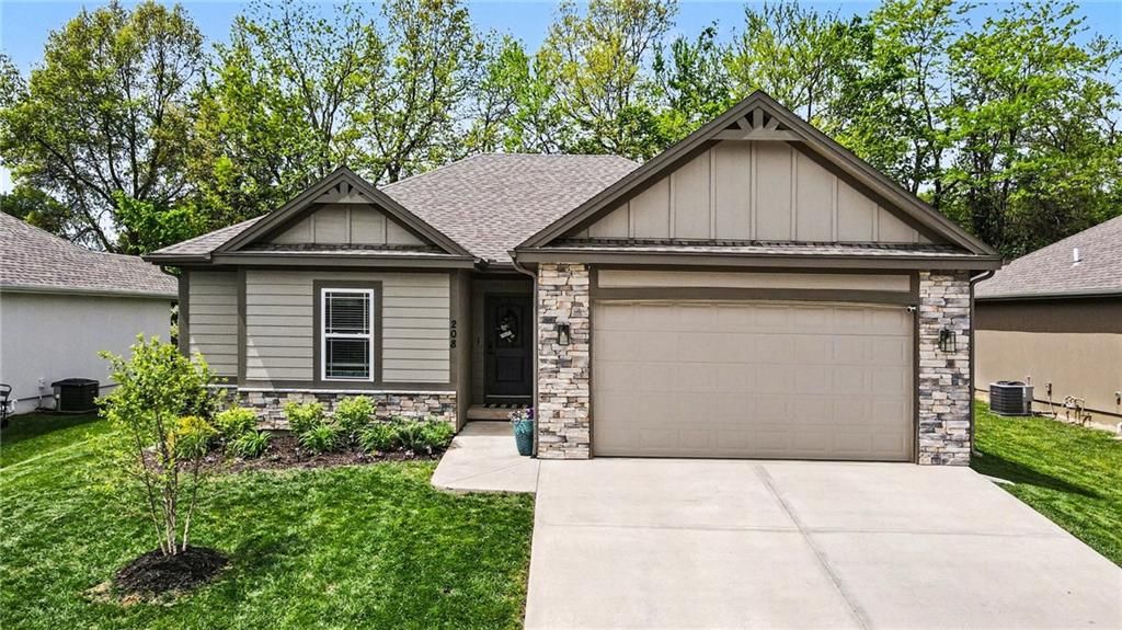 208 S MARIMACK Court, Kearney, MO 64060