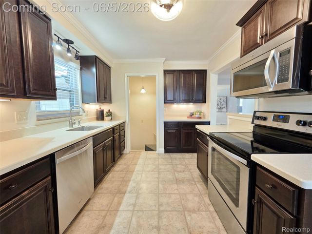 264 Phillips Avenue, Clawson, MI 48017