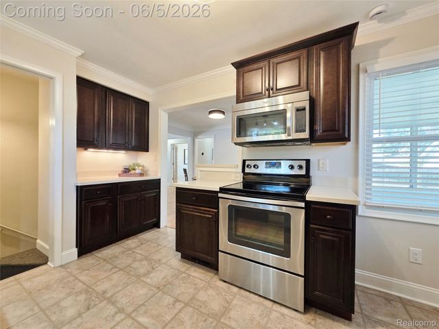 264 Phillips Avenue, Clawson, MI 48017