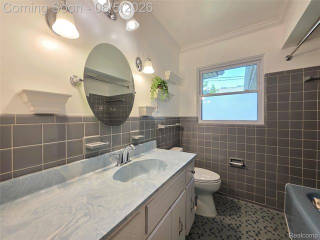 264 Phillips Avenue, Clawson, MI 48017