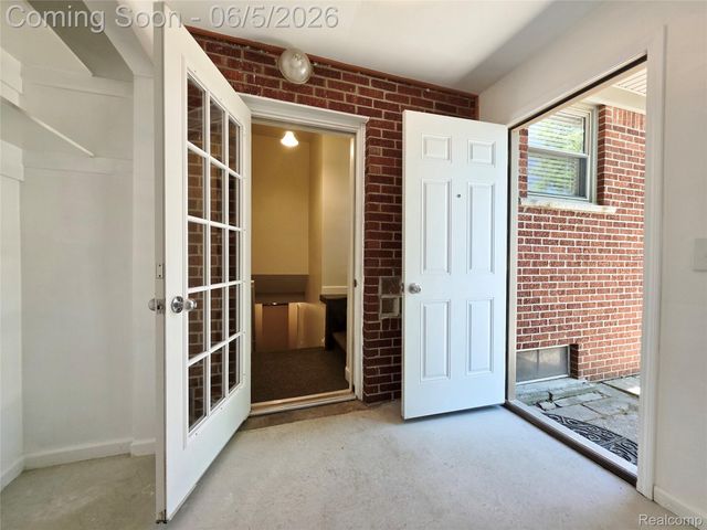 264 Phillips Avenue, Clawson, MI 48017