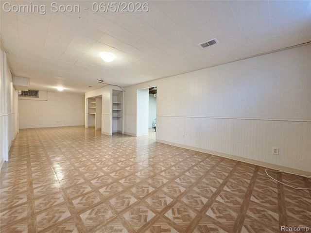 264 Phillips Avenue, Clawson, MI 48017