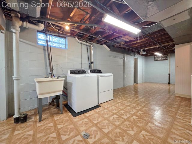 264 Phillips Avenue, Clawson, MI 48017