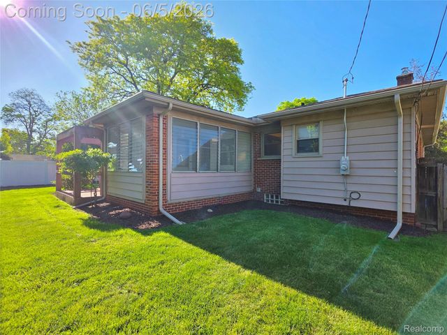 264 Phillips Avenue, Clawson, MI 48017
