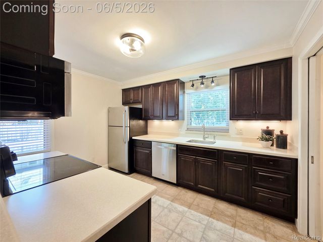 264 Phillips Avenue, Clawson, MI 48017