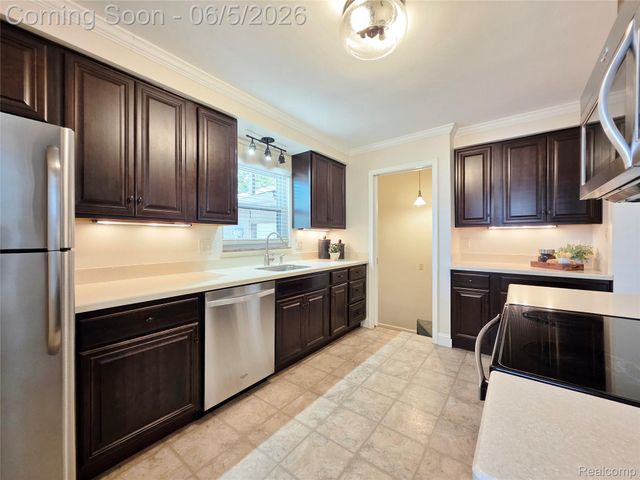 264 Phillips Avenue, Clawson, MI 48017