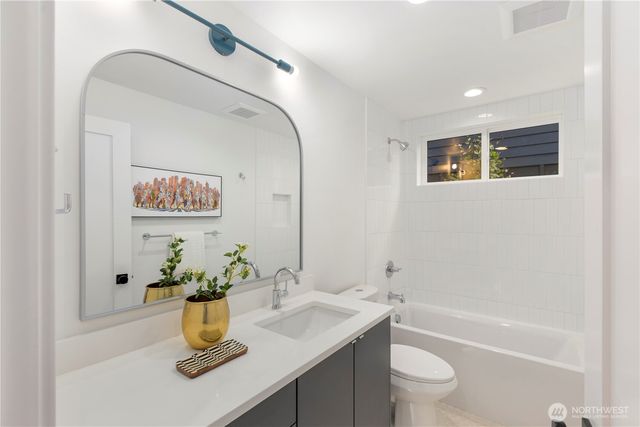 3934 B S Angeline Street, Seattle, WA 98118