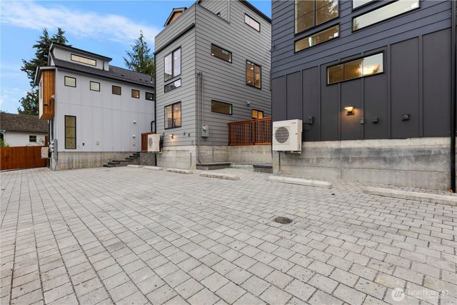 3934 B S Angeline Street, Seattle, WA 98118