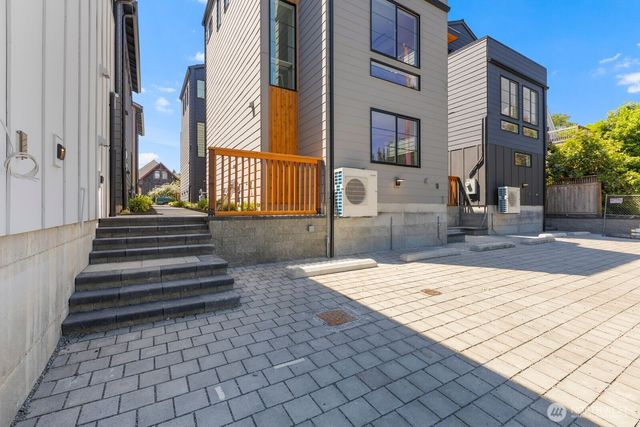 3934 B S Angeline Street, Seattle, WA 98118