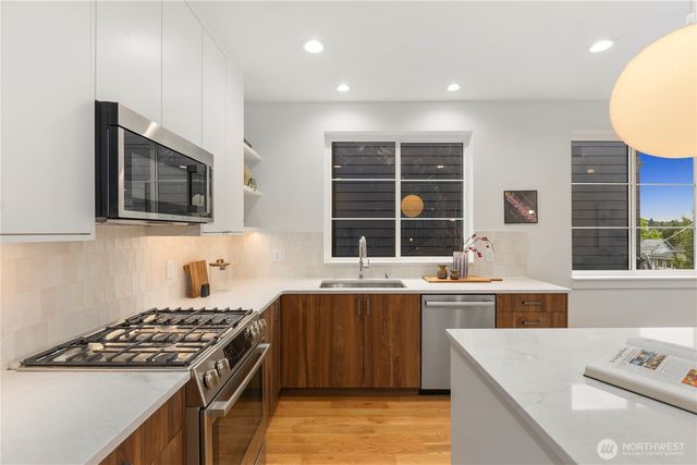3934 B S Angeline Street, Seattle, WA 98118