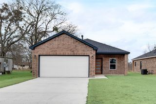 308 N 5th Street, Quinlan, TX 75474