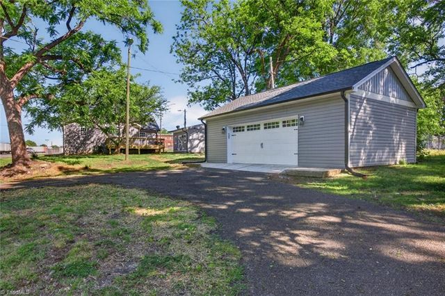 718 James Street, Burlington, NC 27217