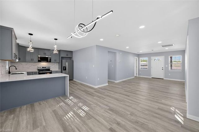 718 James Street, Burlington, NC 27217