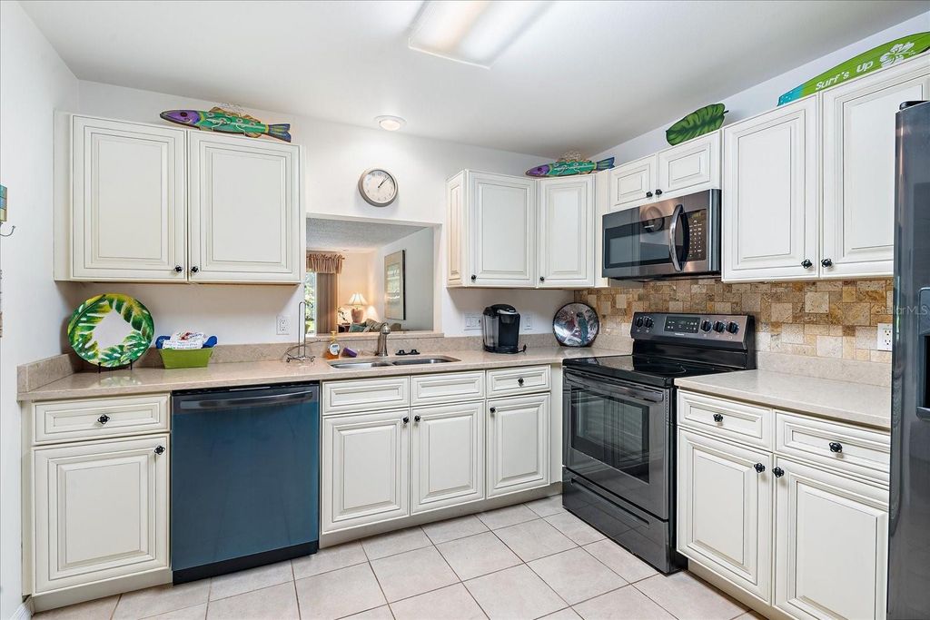 211 PINENEEDLE DRIVE 211, BRADENTON, FL 34210 — photo 3