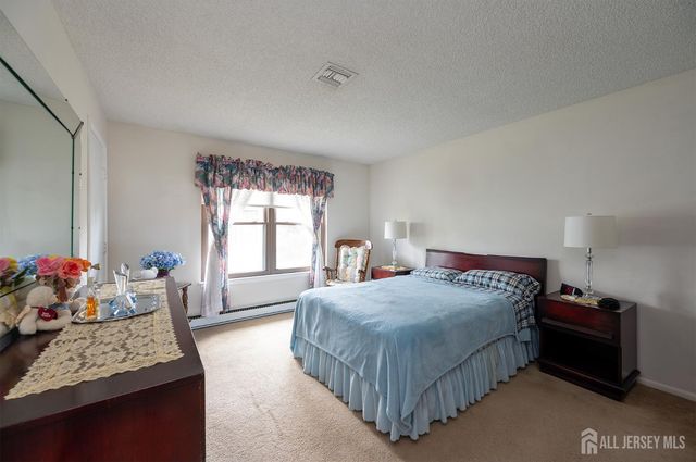 30-C Larch Plaza, Monroe, NJ 08831