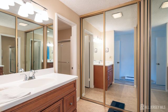 30-C Larch Plaza, Monroe, NJ 08831