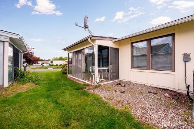 30-C Larch Plaza, Monroe, NJ 08831