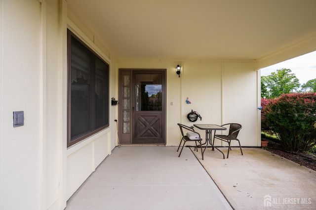 30-C Larch Plaza, Monroe, NJ 08831