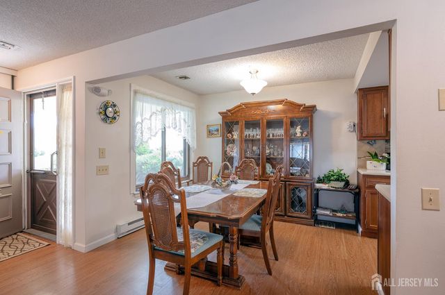 30-C Larch Plaza, Monroe, NJ 08831