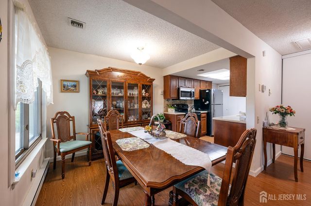 30-C Larch Plaza, Monroe, NJ 08831