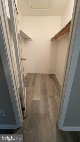 8 HEYWOOD LN, Sicklerville, NJ 08081