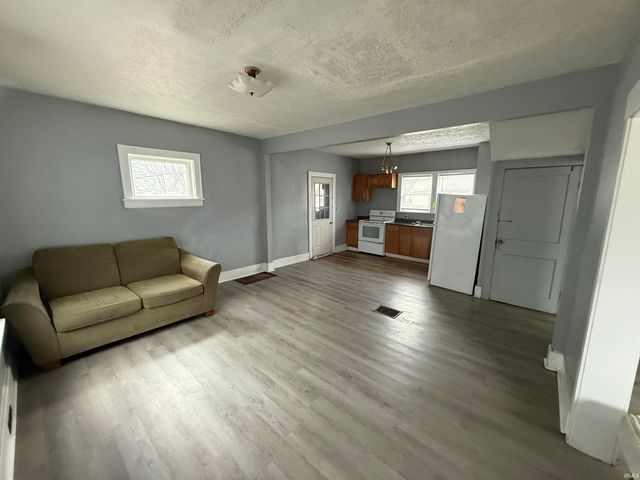 613 E Broadway Street, South Bend, IN 46601