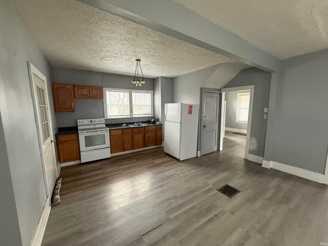 613 E Broadway Street, South Bend, IN 46601