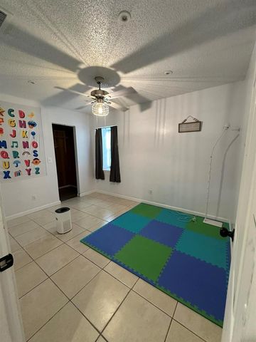 1818 SE Vesthaven Court, Port St. Lucie, FL 34952