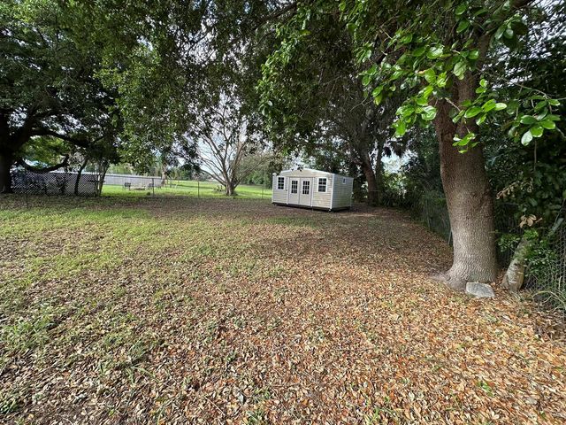 1818 SE Vesthaven Court, Port St. Lucie, FL 34952