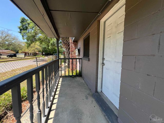 1036 Hawthorne Dr B, Pensacola, FL 32507